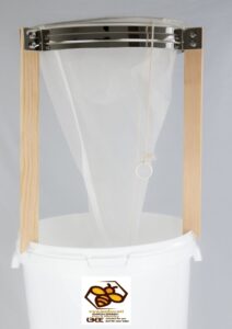 Sito za fino cijeđenje meda sa postoljem / Cjedilo za med